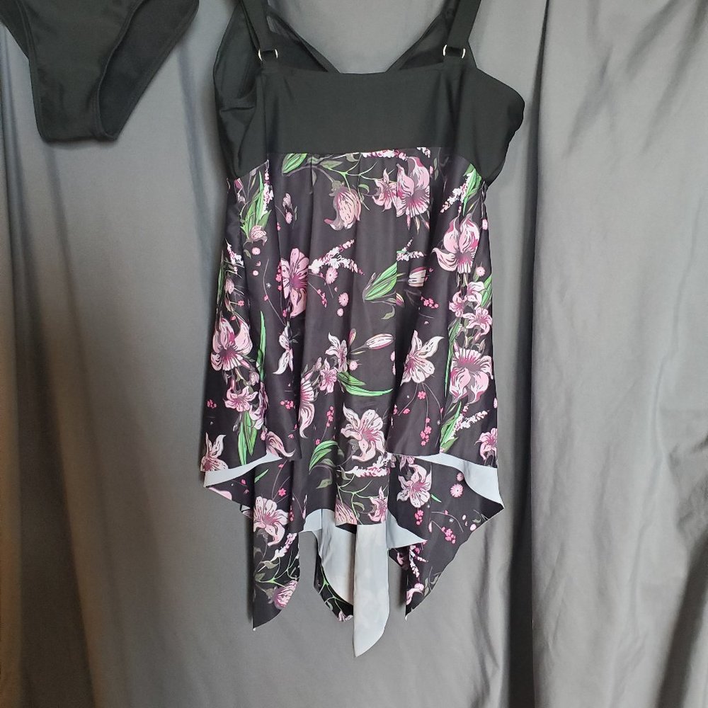 Shein - Picture 3 of 5